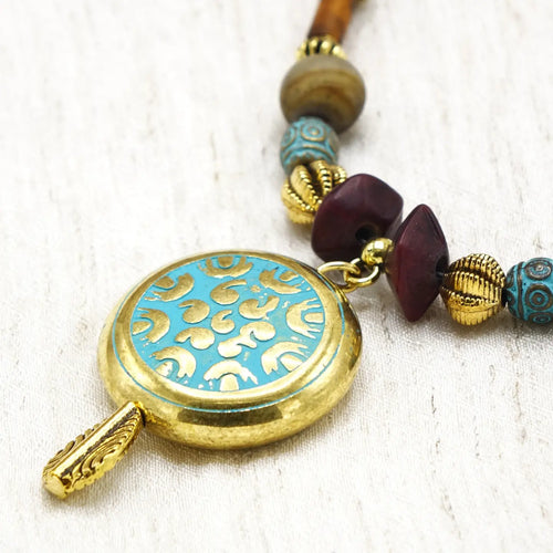 Damask Motif Pendant Necklace