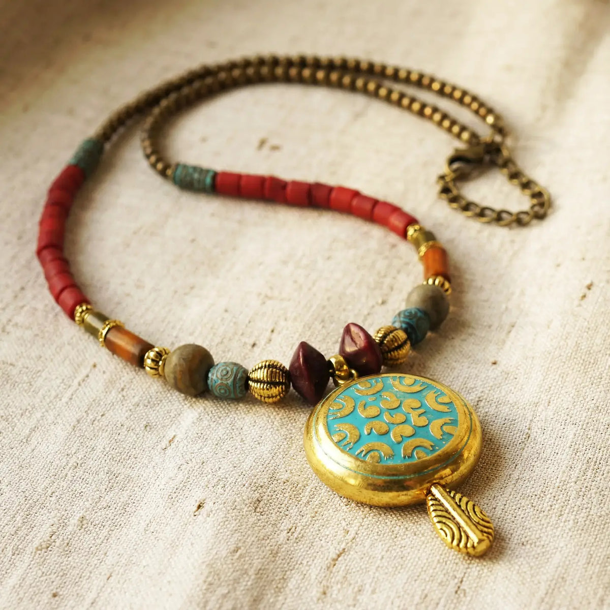 Damask Motif Pendant Necklace