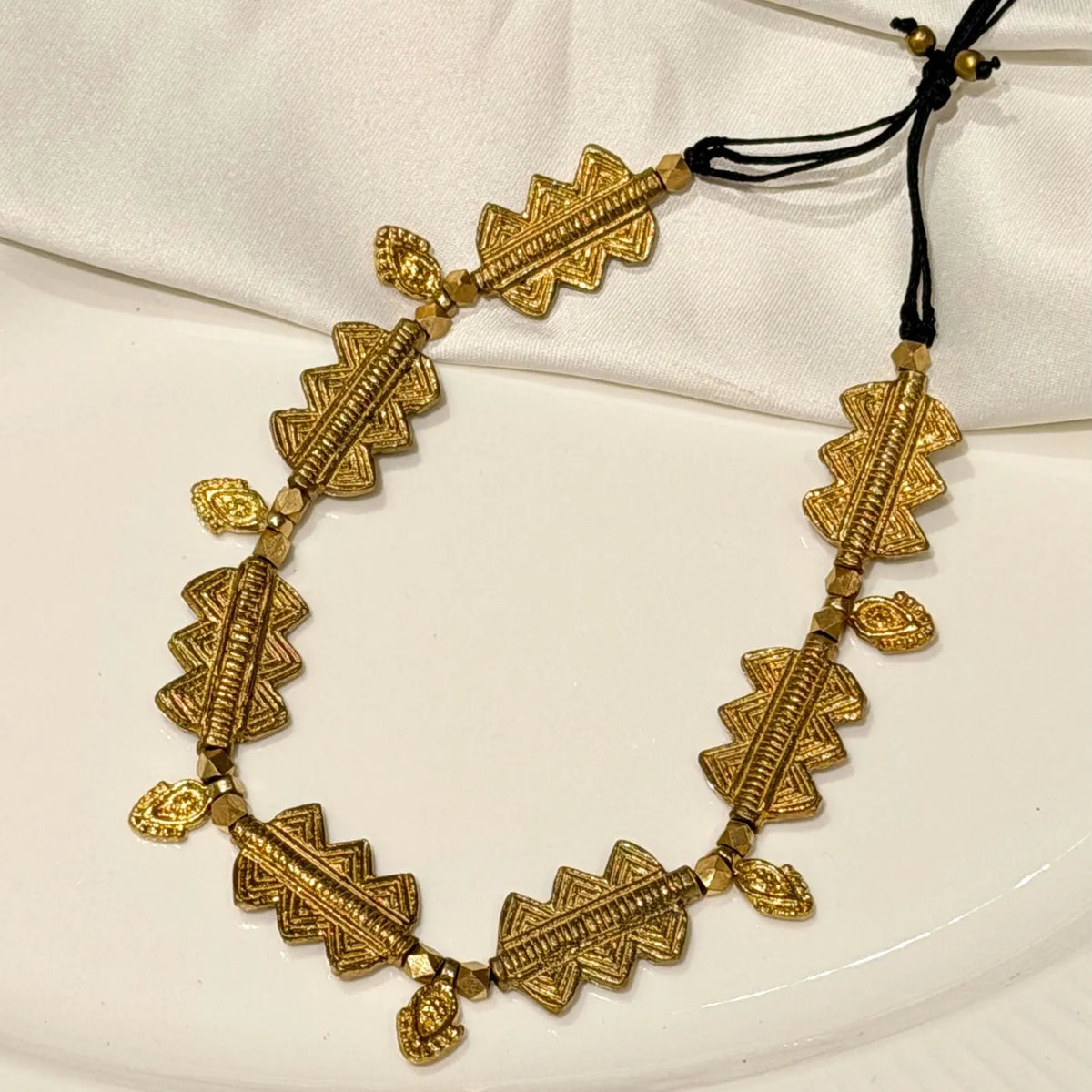Handcrafted Brass Leaf Choker: Statement Boho Necklace, Polished Finish